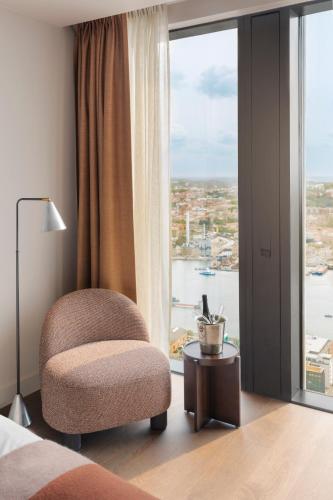 room detail thumbnail 1