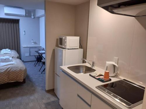 Twin Room image 10