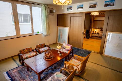 Rishiri Antique Inn near สนามบินริชิริ