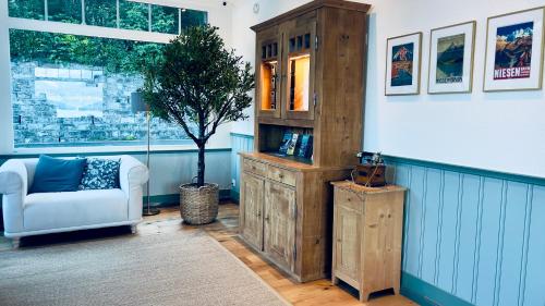 大厅, Boutique Hotel Niesenblick - direkt am Thunersee gelegen mit SELF CHECK IN & digitaler Rezeption in 图恩