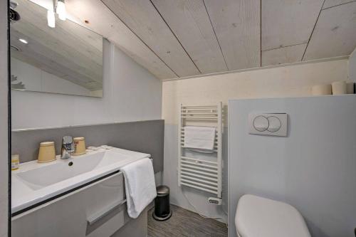 Superior Family Room (2 Adults + 2 Children)
