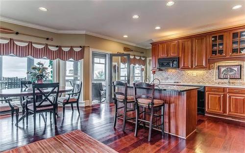 Eagles View - Gorgeous Mountain Views Luxury Interiors Telescope Library - image 9