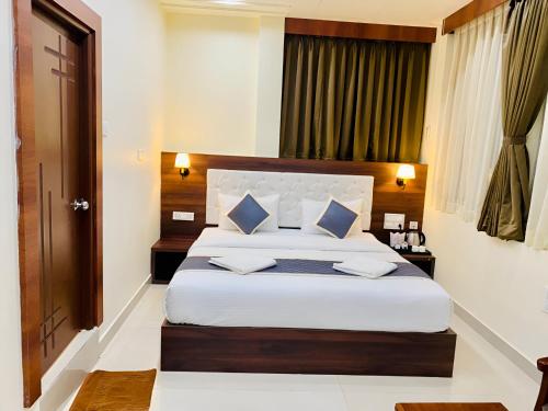 Vaade, PPH Living Gnr Grand Luxury Rooms in Madanapalle
