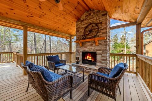 Bucks Bear Lodge - Fireplaces Wooded Views, Ellijay