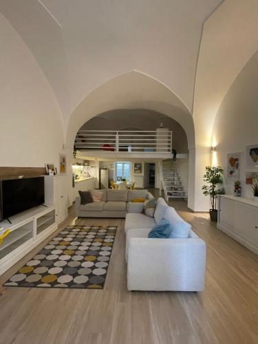  CaSaMaS Spacious 75m Apartment in Brindisi Historic Center Rated 9 in Brindisi