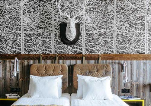 2 twin beds
