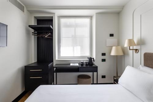 Single Room image 2
