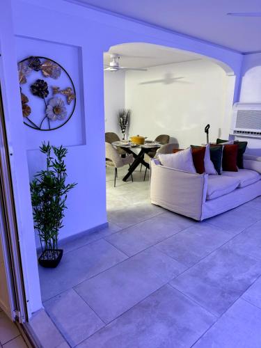 NEW comfortable and modern apartment near Jarry businesses in Baie-Mahault