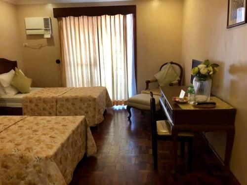Deluxe Double or Twin Room with Balcony image 3