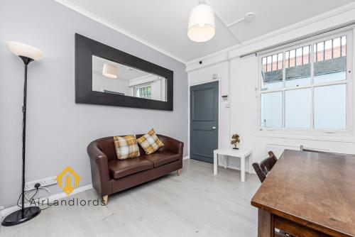 Fantastic 4 bedroom apartment in Russell Square, Londyn (zdjęcie 2)