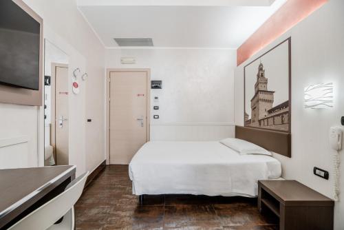 Hotel Milano Navigli - image 2