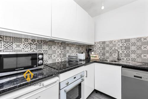 Charming 4 bedroom apartment in Russell Square - image 2