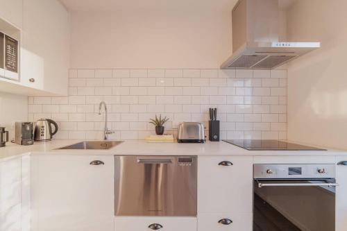 Garden View 2-Bedroom Getaway in Christchurch in Phillpstown