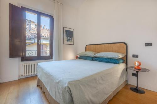 GuestHost - Dreaming Bologna Central Apartment, Болонья (фото 4)