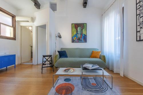 GuestHost - Dreaming Bologna Central Apartment, Болонья (фото 6)