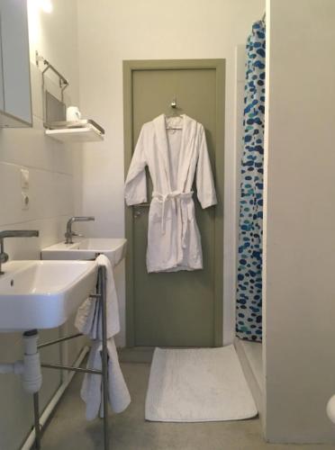 Studio calme idéal pour déplacement professionnel, dans une maison (Studio calme ideal pour deplacement professionnel, dans une maison) in Су