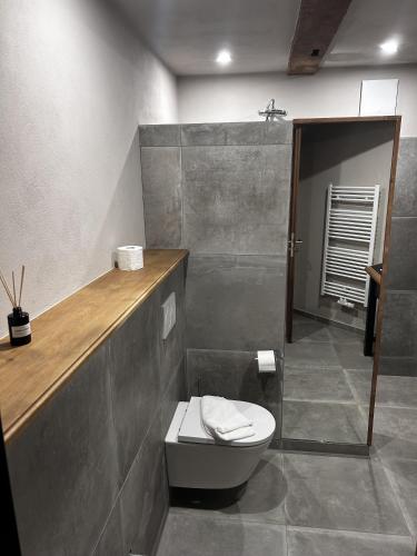 Bathroom, Landgasthof Konig von Preußen in Helsa