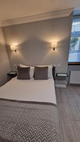 Aspen Serviced Apartments - image 10