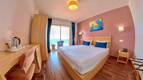BLUE MARLIN HOTEL in Alto de Sao Nicolau
