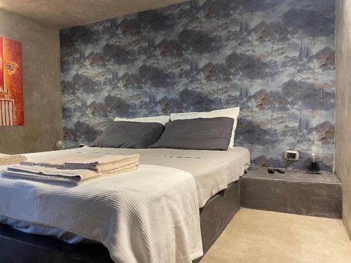 Double Room with Park View image 3