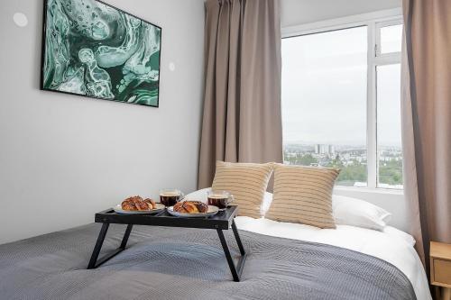 Charming Studio - Stunning Panorama View in Laugardalur