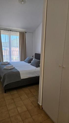 1 double bed