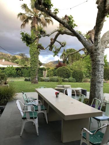 Μπαλκόνι/βεράντα, Grande Villa Provençale avec Piscine Privée à Gémenos (Grande Villa Provencale avec Piscine Privee a Gemenos) in Ζεμενό