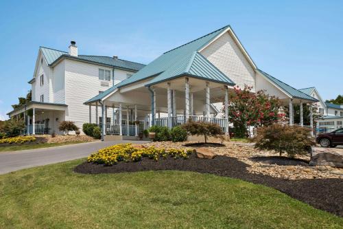 Ramada by Wyndham Pigeon Forge North in Pigeon Forge, USA
