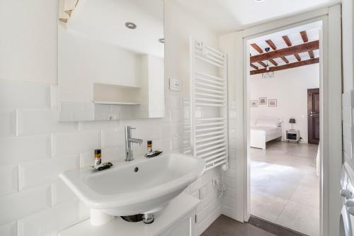 Studio room in Pinzochere 16 N