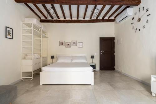 Pinzochere 16 N, Florence