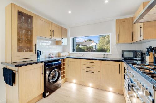 Kitchen, NEW! Insula Cottage 3BR FREE WIFI in Bishop Middleham