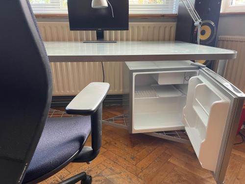 Large Double Bedroom 10 minutes to Central London, Londyn (zdjęcie 9)