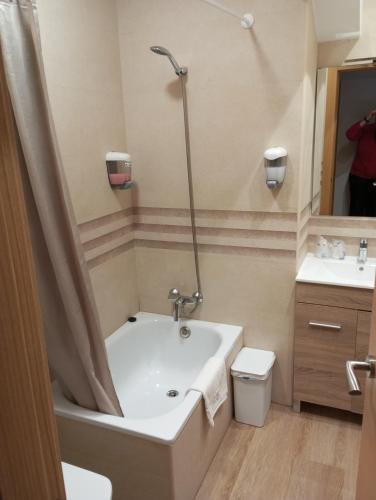 Bathroom, Hospedaje Magallanes in Santander