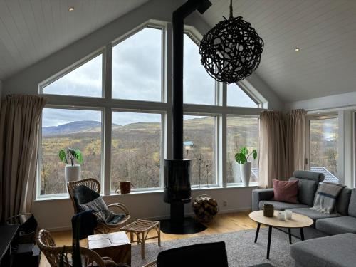 Stuga i Bruksvallarna med avresestäd (Stuga i Bruksvallarna med avresestad Skoterled samt skidled i narhet vintertid Vandringsleder sommar) in Bruksvallarna