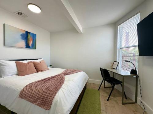 Comfy NJ 2BR Close to Airport, Dream Mall & NYC in East Newark, USA