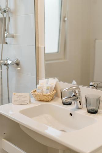 R2 Maryvent Beach Apartments