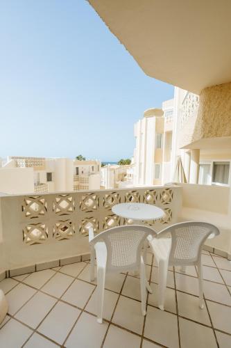 R2 Maryvent Beach Apartments - image 14