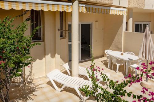R2 Maryvent Beach Apartments - main image