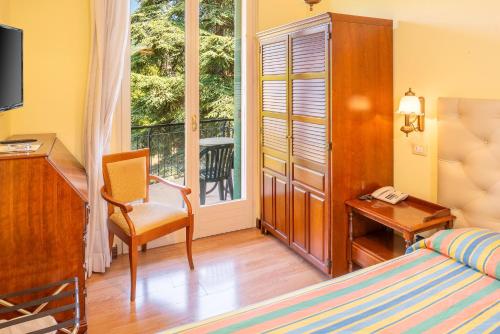 room detail thumbnail 1