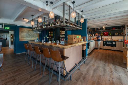 Hotel Herbergh Amsterdam Airport - image 11
