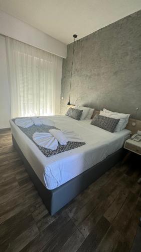 Remis Studios, Rethymno