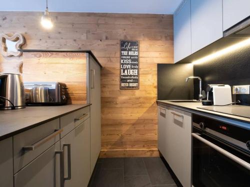 Appartement lumineux avec balcon a Meribel, proche pistes et commerces - FR-1-355-128 in Meribel