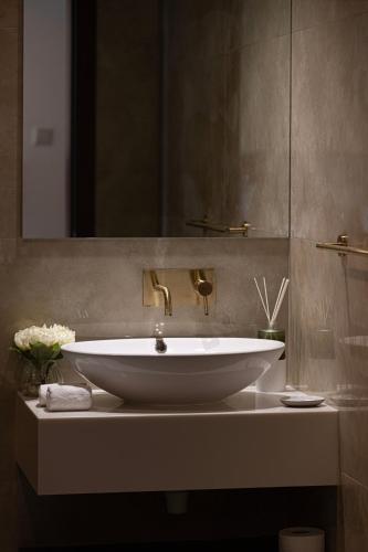 SmartStay at Zaya Hameni - Modern Luxury Apartments - Unique in JVC - image 9