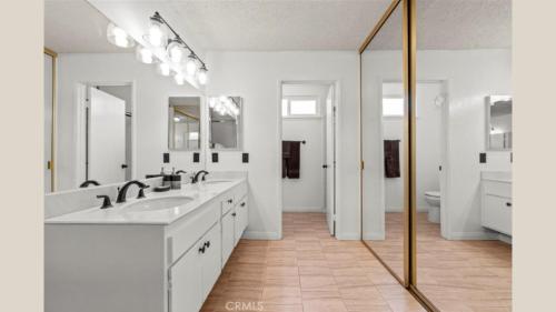 Valley Gem, luxurious 5 bedroom 3 bath, sleeps 12 in Los Angeles, USA
