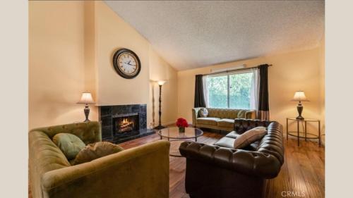 Valley Gem, luxurious 5 bedroom 3 bath, sleeps 12 in Los Angeles, USA