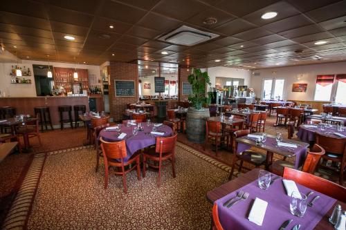 Brit Hotel Rennes Le Castel in Rennes