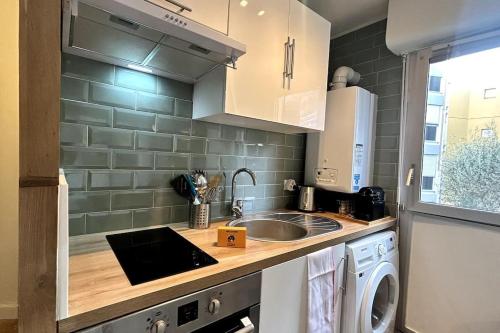 Kitchen, 041 - Studio Le chateau d'o, Appart 4pers, parking, proche faculte de medecine in Saint-Eloi