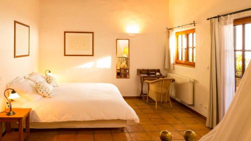 Atrio Atrio is a popular choice amongst travelers in Madeira Island, whether exploring or just passing through. The property offers guests a range of services and amenities designed to provide comfort and c