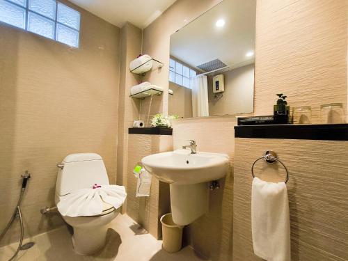 room detail thumbnail 2