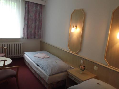 Seehotel Ichlim 15.8km von Stadthalle entfernt